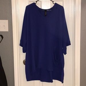 Melissa McCarthy front pocket shirt